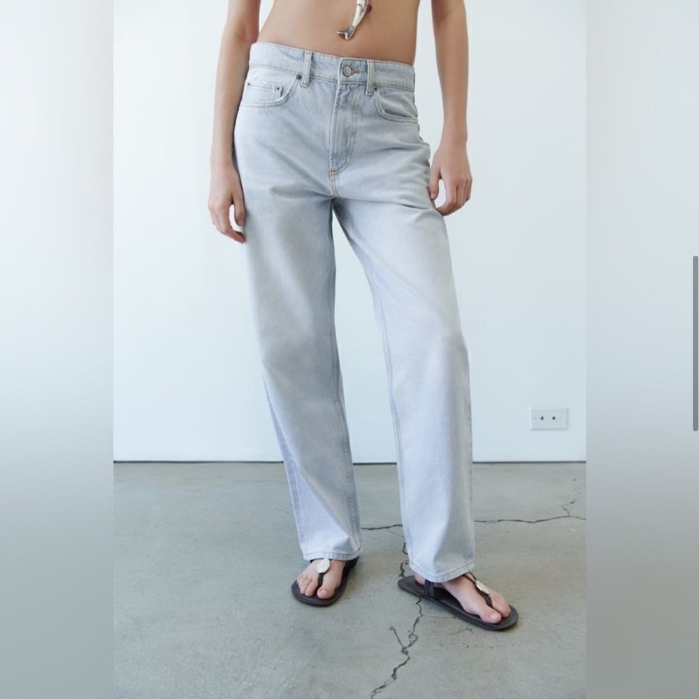 ZARA Light Blue Mid Rise Jeans - Picture 7 of 9